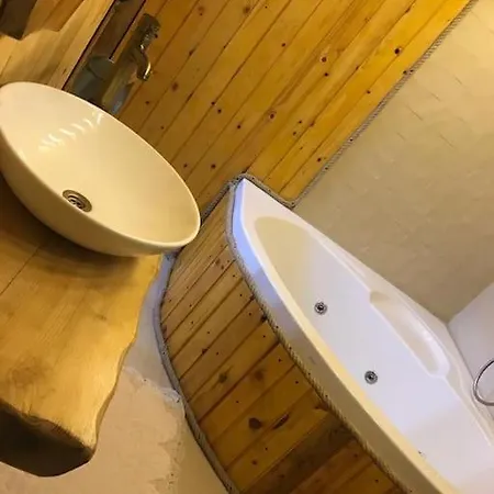 Izmocedagevi Alpstuga Sapanca
